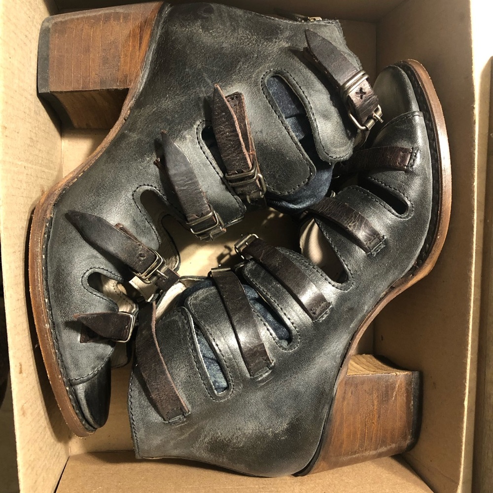 Freebird By Steven “QUINN Sandal”